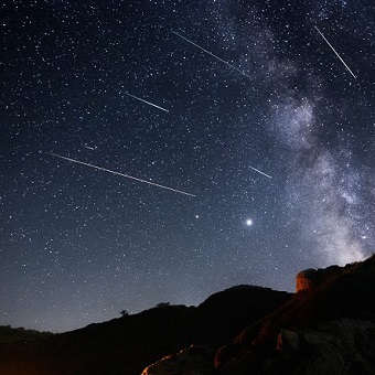 تور بارش شهاب برساوشی - نارون اکوتور)