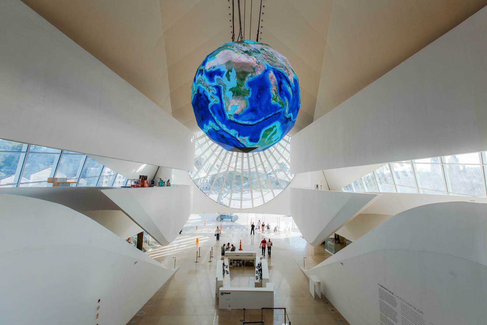 نمای درونی موزه فردا - نارون اکوتور