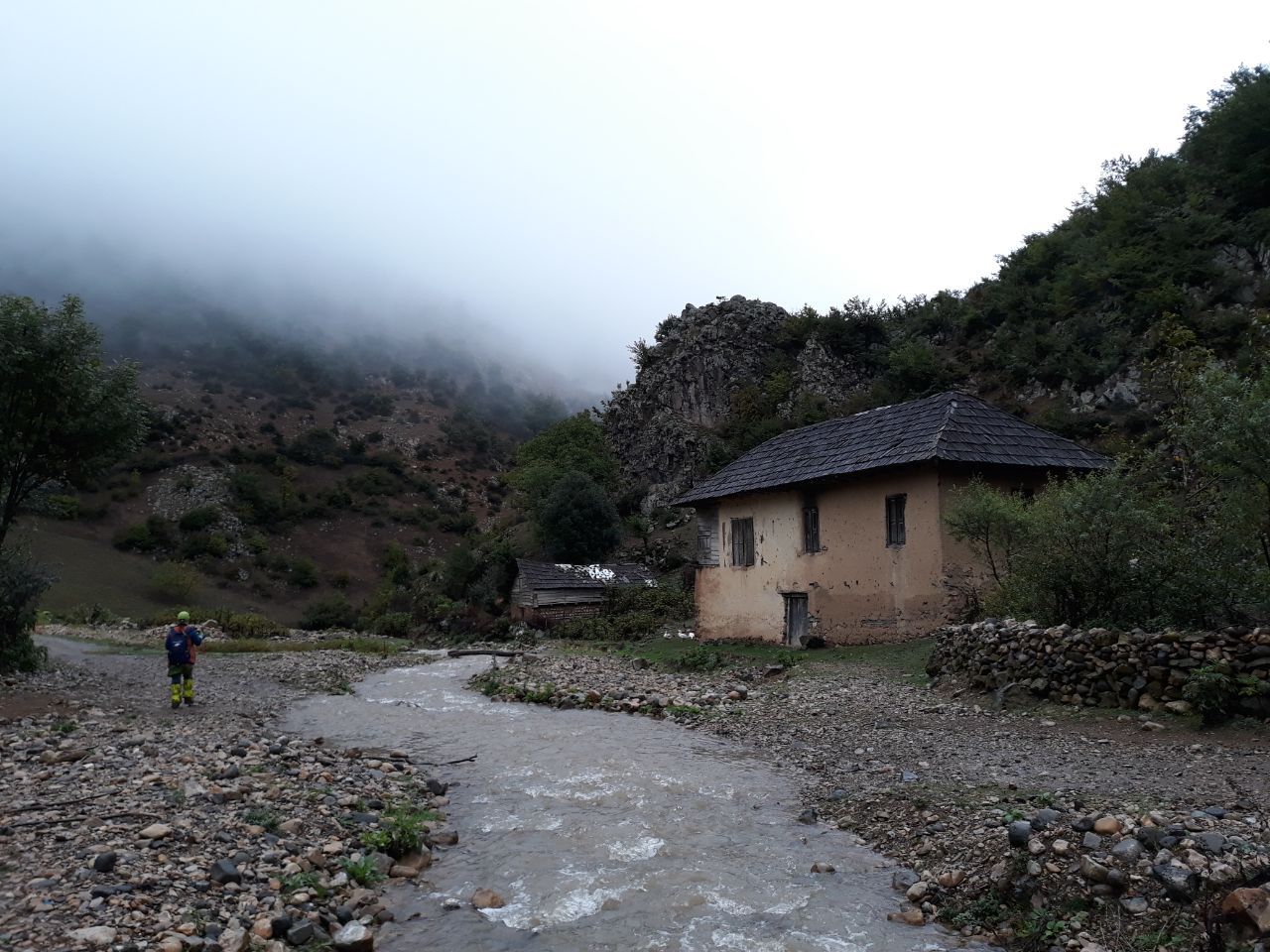 روستای ناو بالا در حاشیه ناورود
