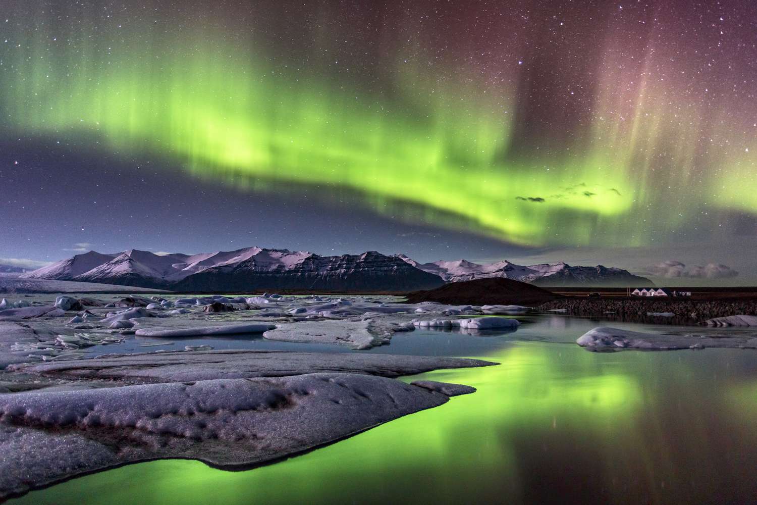 بهترین زمان دیدن شفق قطبی در ایسلند