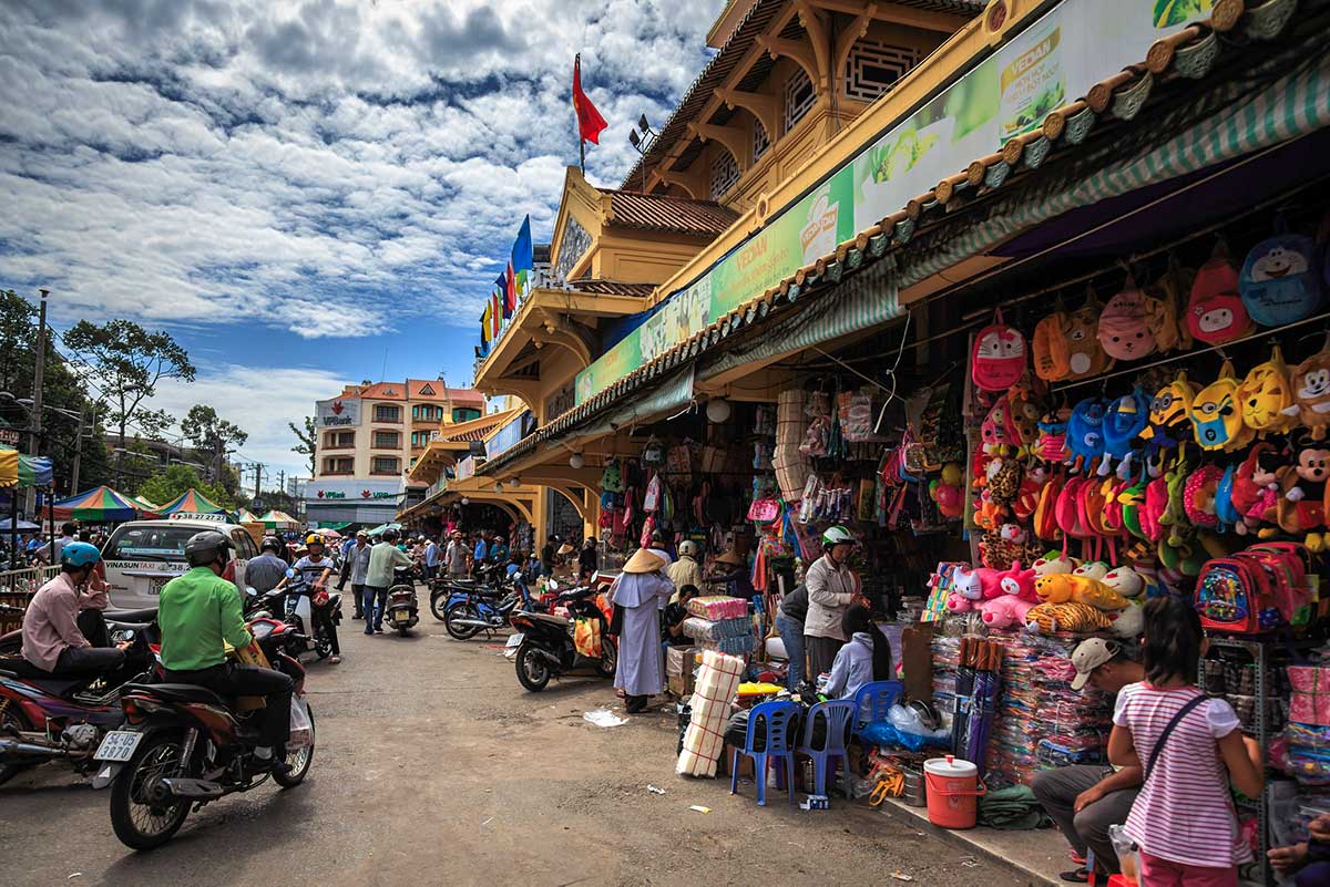 بازار بین تای در ویتنام