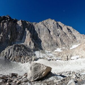 تور صعود قله علم کوه