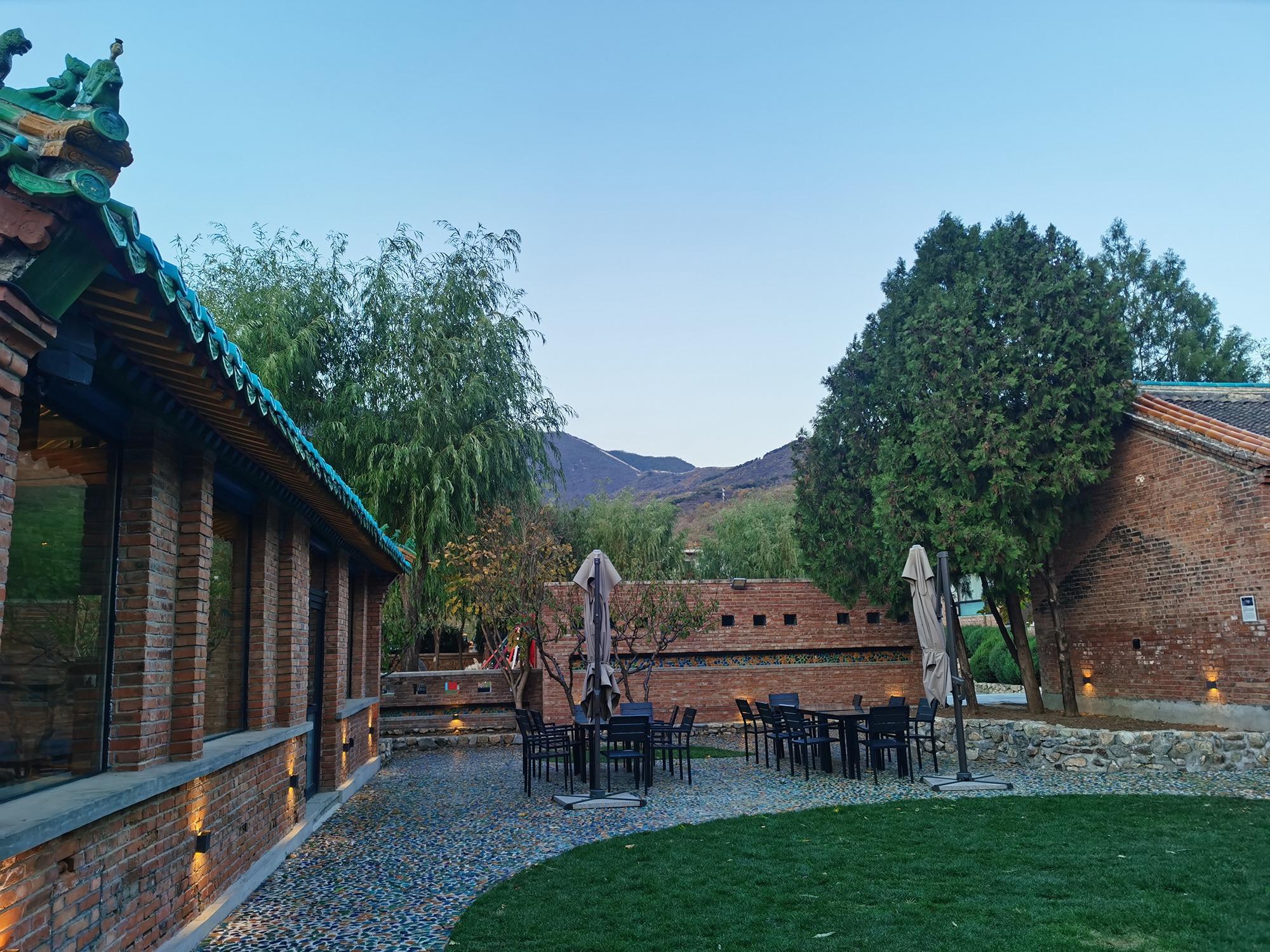 اقامت در موتیانیو — Brickyard Retreat at Mutianyu Great Wall