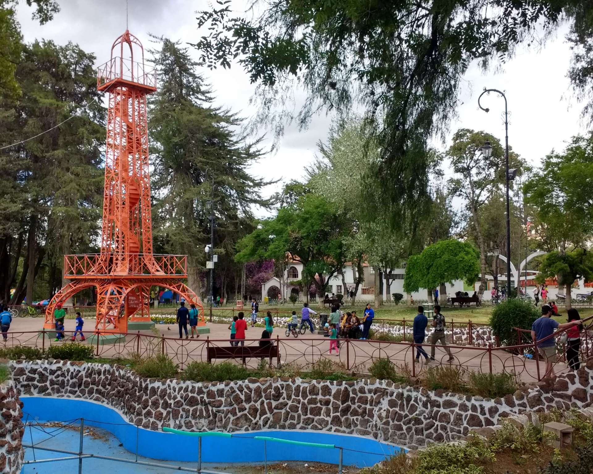 برج ایفل در پارک اصلی شهر سوکره