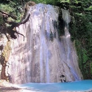 آبشار آهکی اسکِلیم رود مرداد 1404