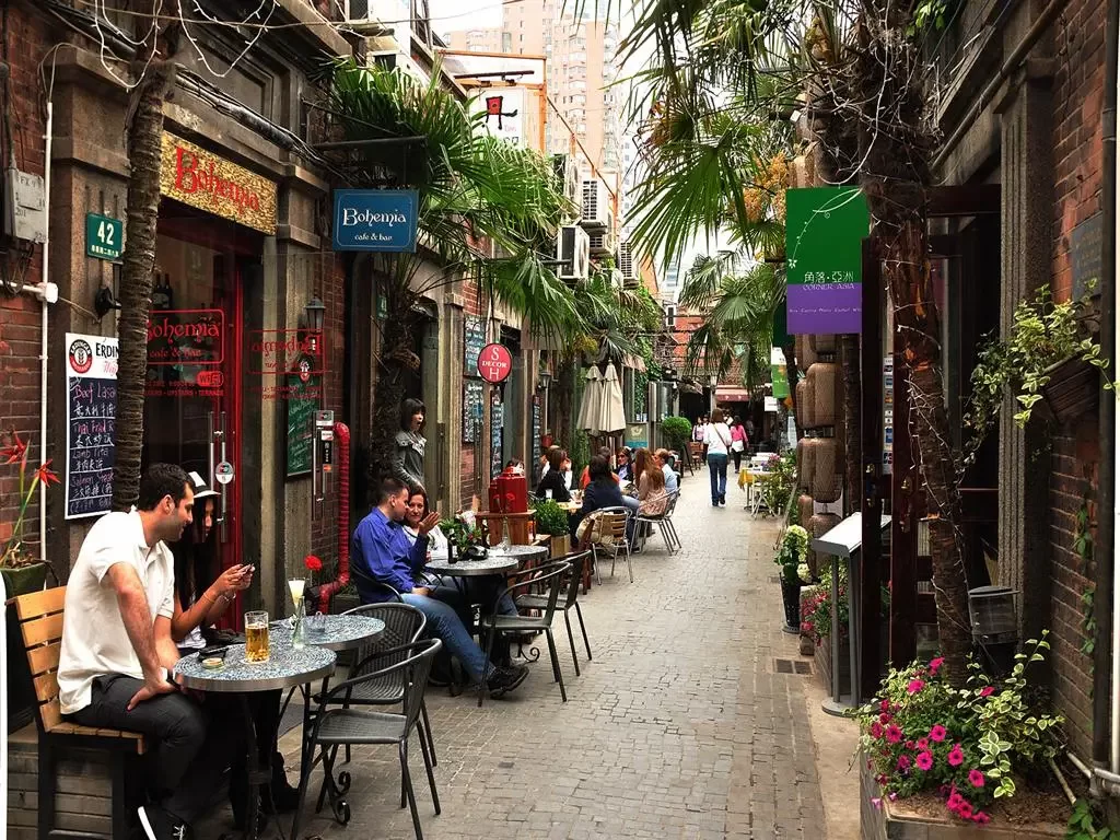 خیابان‌های قدیمی منطقه فرانسوی‌ها