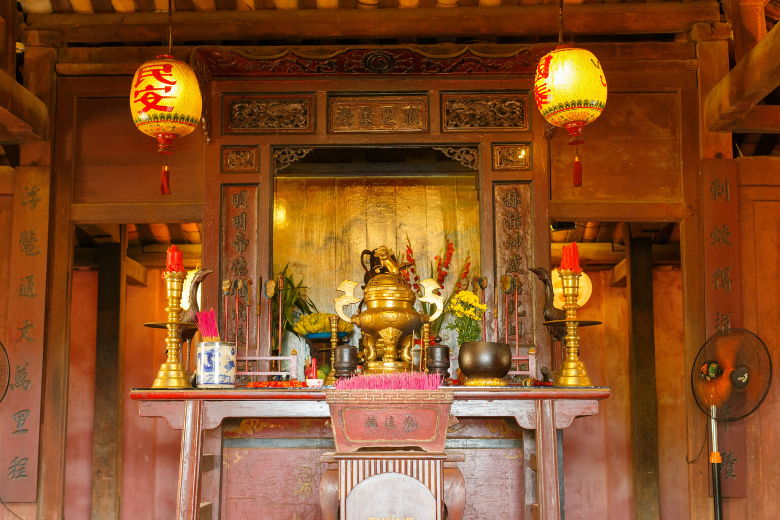 کاوش در جاذبه‌های اطراف پل ژاپنی