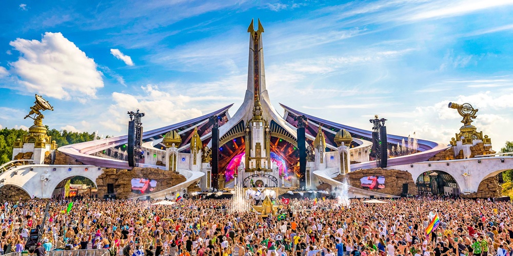 فستیوال Tomorrowland در تور برزیل نارون