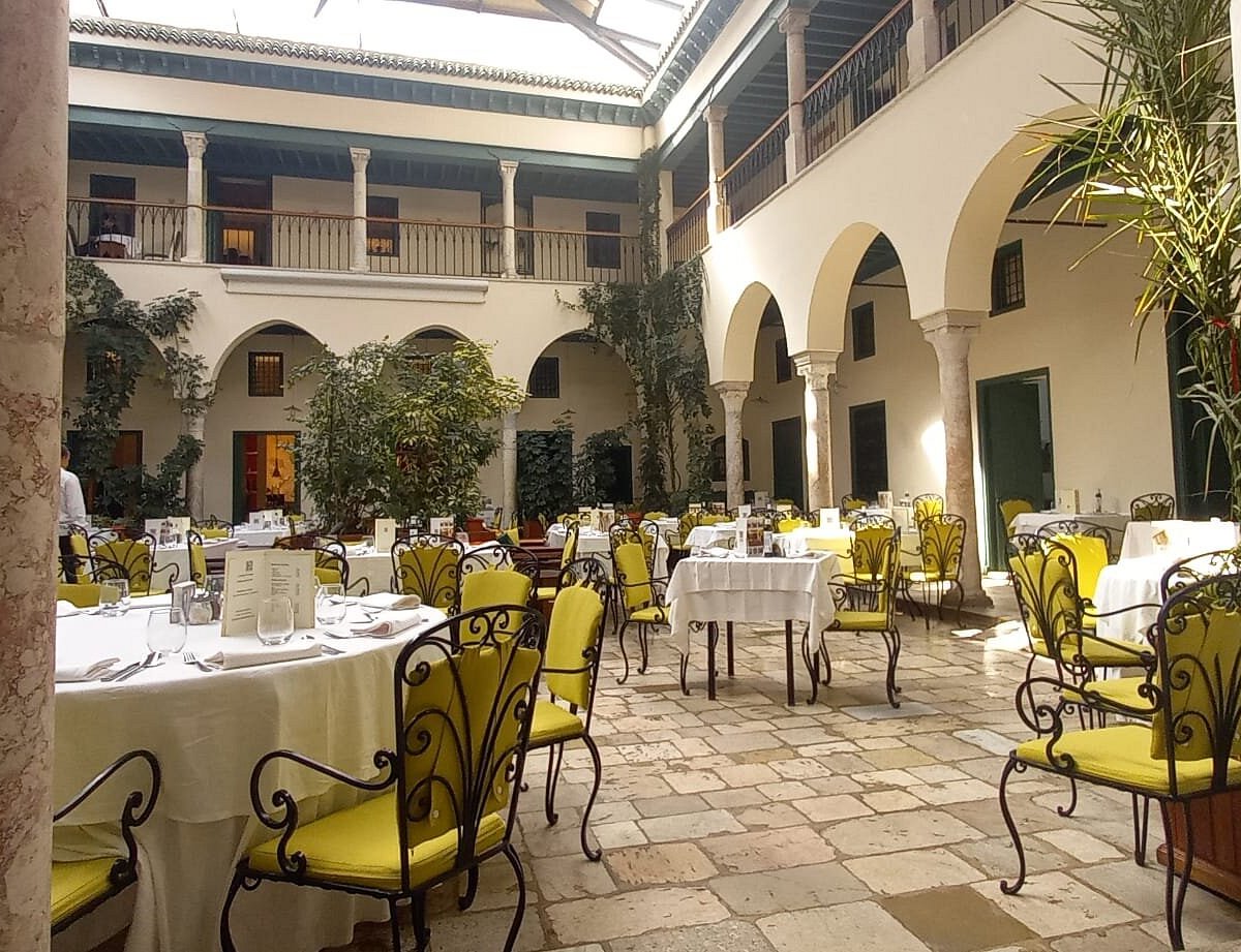 رستوران سنتی فوندوک العتارین