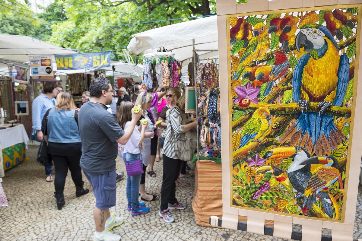 خرید سوغاتی و صنایع دستی در ریو