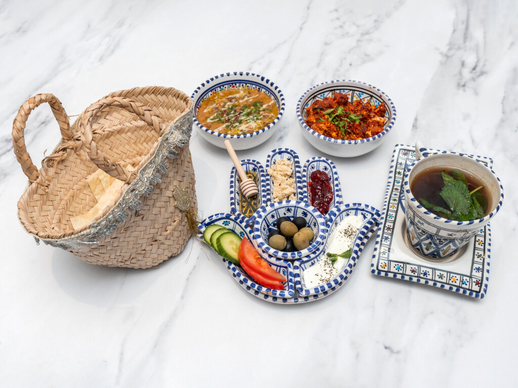 غذاها و نوشیدنی هایی که در سفر به تونس باید تجربه کنید