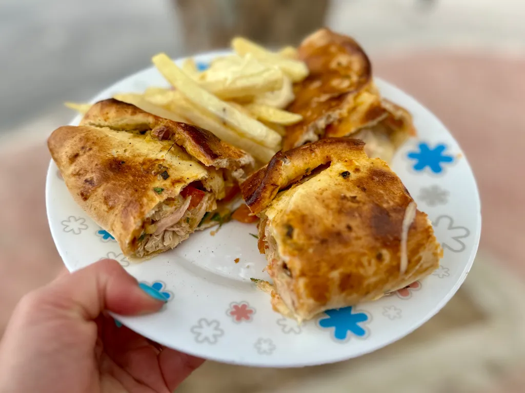 مکلوب غذایی خیابانی در تونس