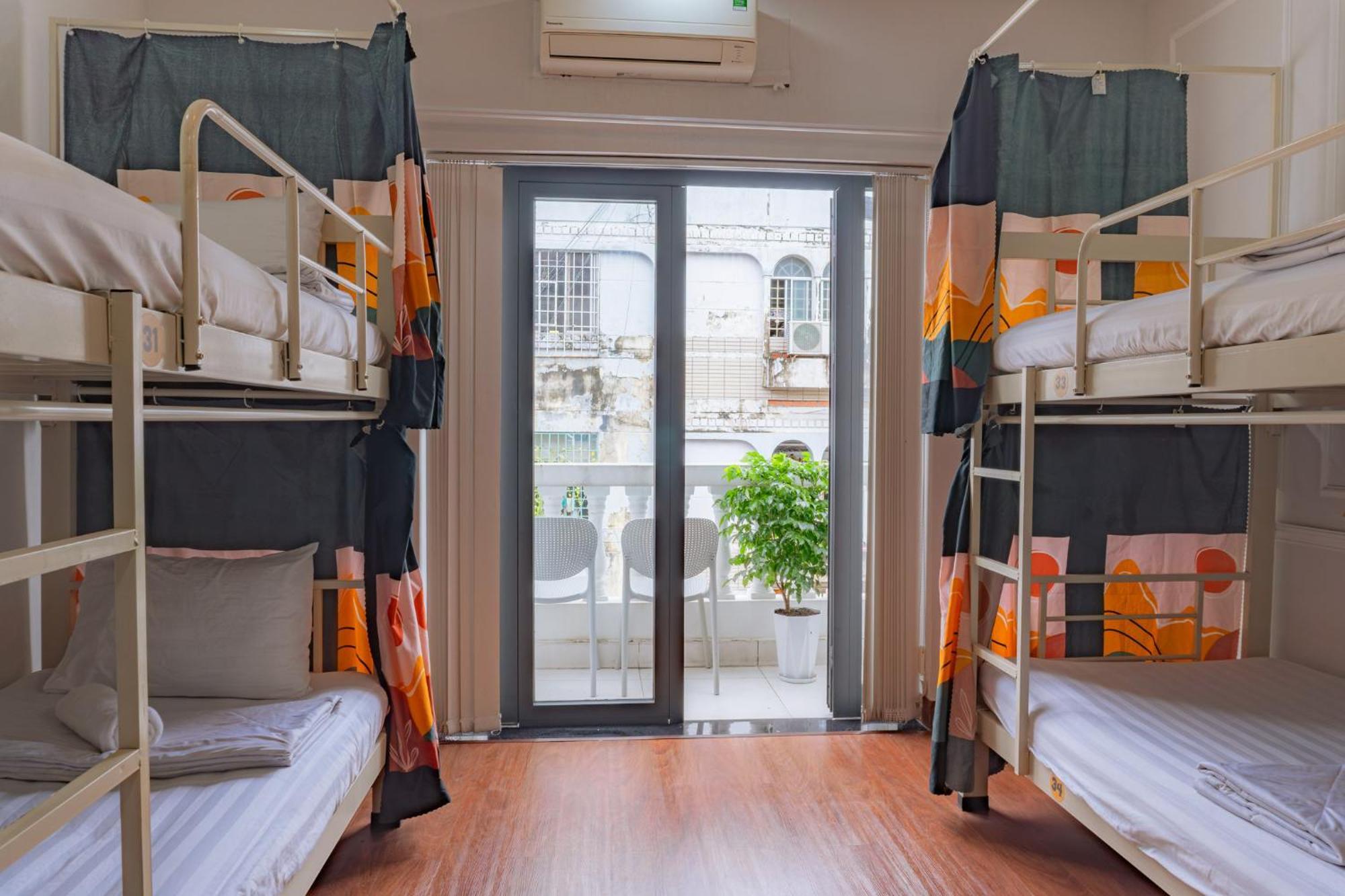 هاستل سایگون آتنتیک الی