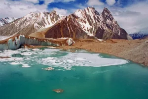 یخچال بالتورو در ترکینگ بیس کمپ K2 (3)