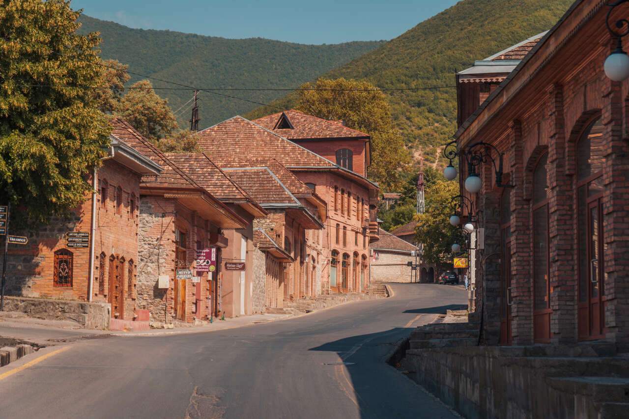 azerbaijan-sheki-travel-photo-20191119122634508-main-image