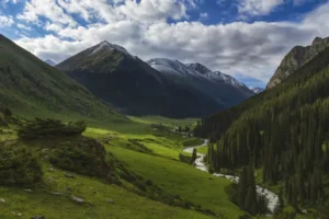 دره آلتینآرشان در تور قرقیزستان و قزاقستان