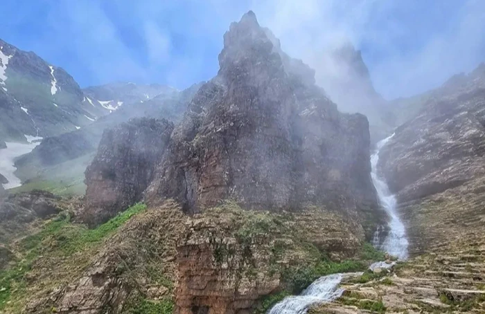 تصاویر ترکینگ آبشار سیاه چشمان (3)