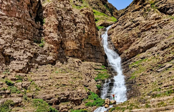 تصاویر ترکینگ آبشار سیاه چشمان (2)