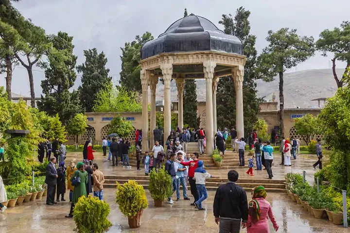 تصاویر روزشمار شیراز - حافظیه